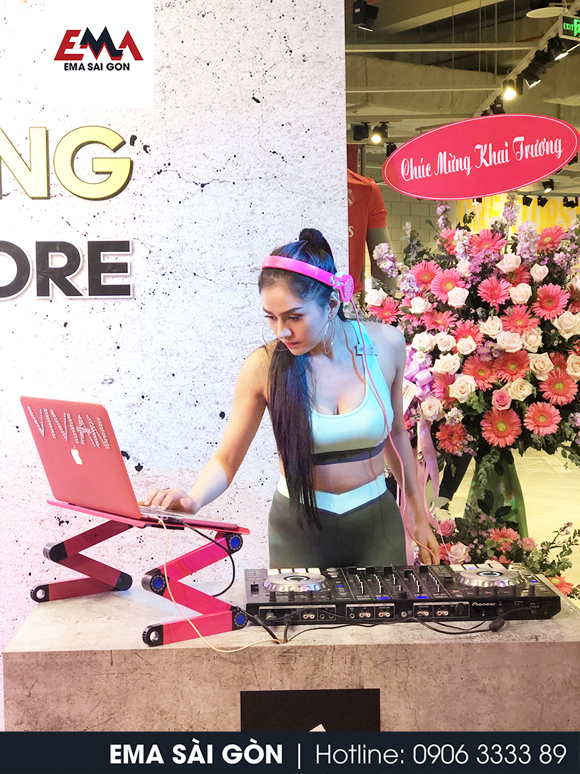 DJ trong Lễ Khai Trương Adidas Mega Store